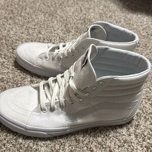 Mens size 9.5 Vans high tops never worn!